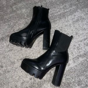 BLACK PLATFORM CHUNKY HEEL BOOTIES